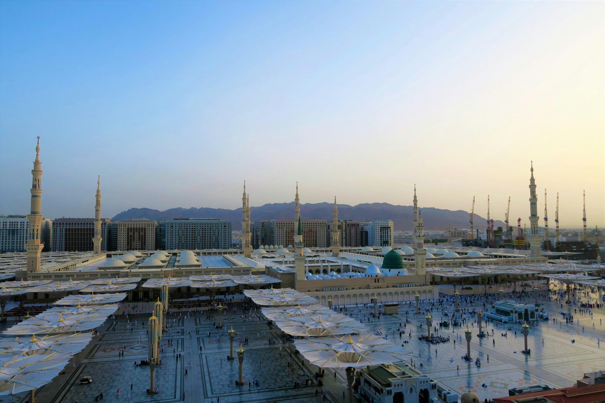 Keuntungan dan Tips Umroh Musim Panas